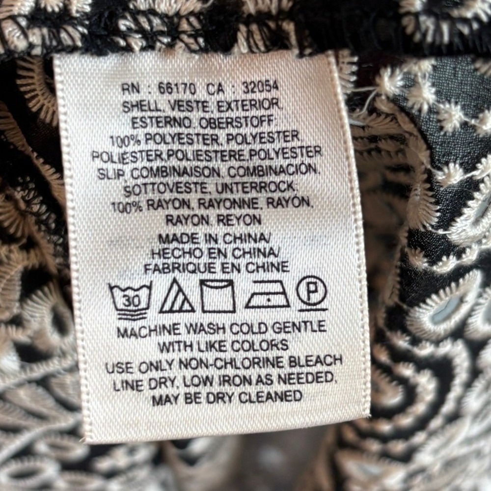 NEW Akemi + Kin Anthropologie Black White Embroidered Eyelet Mini Dress Size 10 - Picture 6 of 9